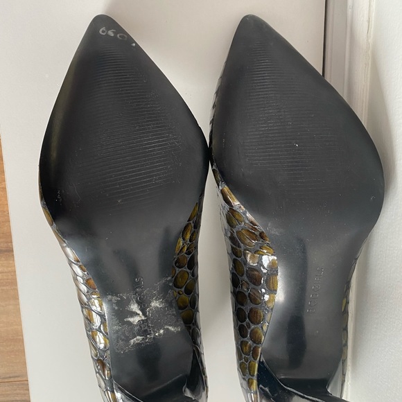 BCBGirl Green Snake Skin Leather Heels - Picture 11 of 11